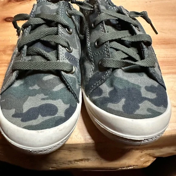 Time True Camo Sneakers - Picture 3 of 5